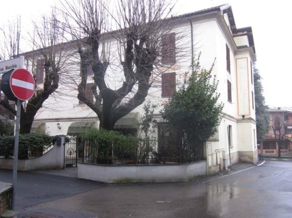 negozio in vendita a Godiasco Salice Terme