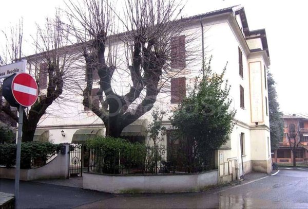 negozio in vendita a Godiasco Salice Terme in zona Salice Terme