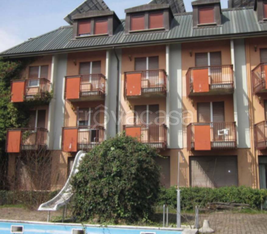 negozio in vendita a Godiasco Salice Terme in zona Salice Terme