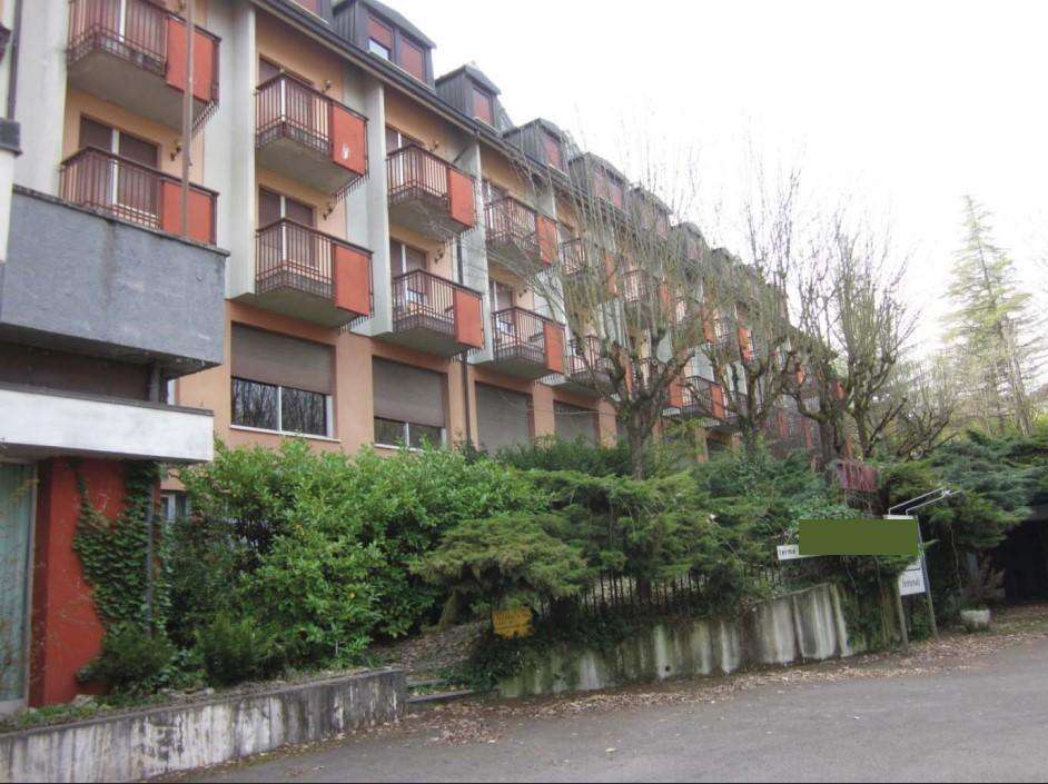 negozio in vendita a Godiasco Salice Terme