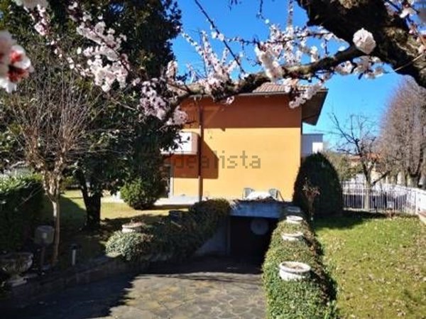 casa indipendente in vendita a Godiasco Salice Terme