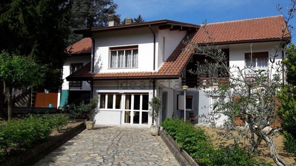 casa indipendente in vendita a Godiasco Salice Terme