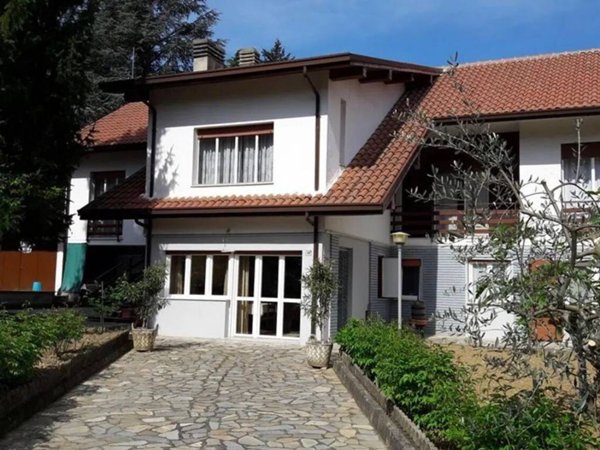 casa indipendente in vendita a Godiasco Salice Terme