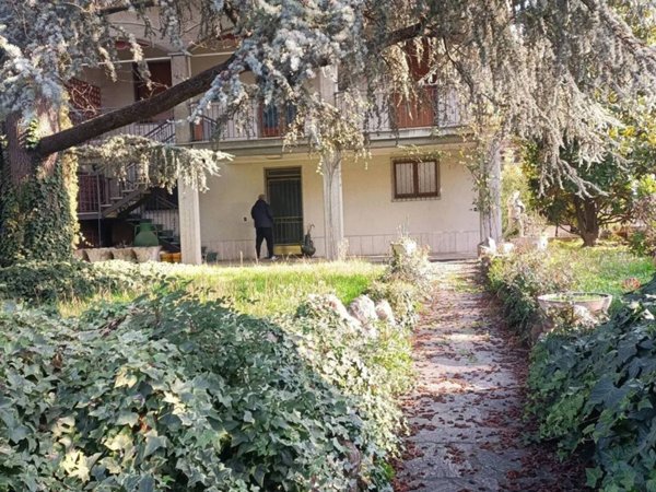 casa indipendente in vendita a Godiasco Salice Terme