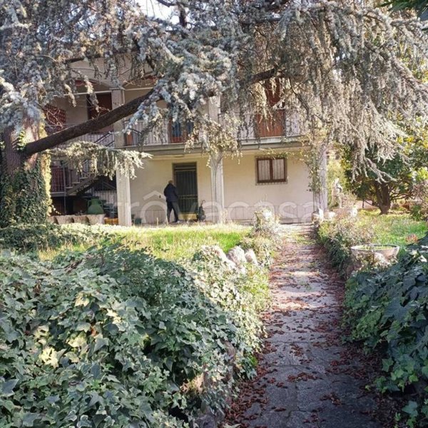 casa indipendente in vendita a Godiasco Salice Terme
