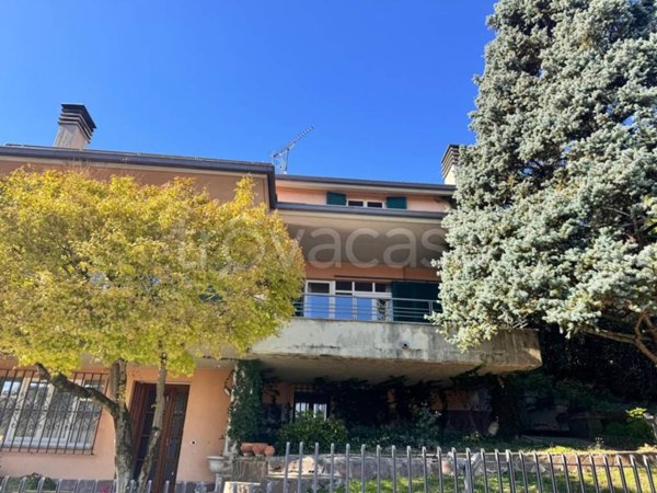 casa indipendente in vendita a Godiasco Salice Terme in zona Salice Terme