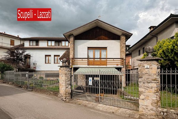 casa indipendente in vendita a Godiasco Salice Terme in zona Salice Terme