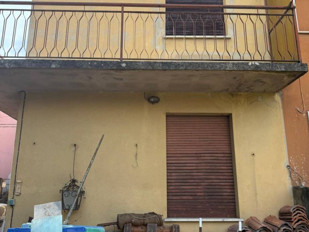 casa semindipendente in vendita a Godiasco Salice Terme in zona Salice Terme