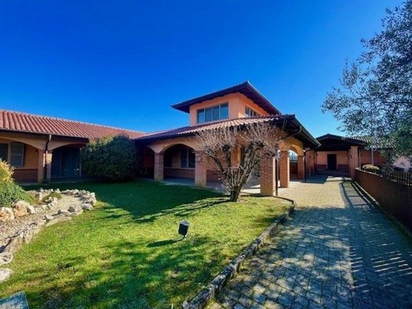 casa indipendente in vendita a Godiasco Salice Terme