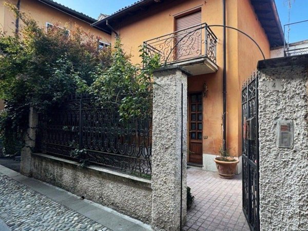 casa indipendente in vendita a Godiasco Salice Terme