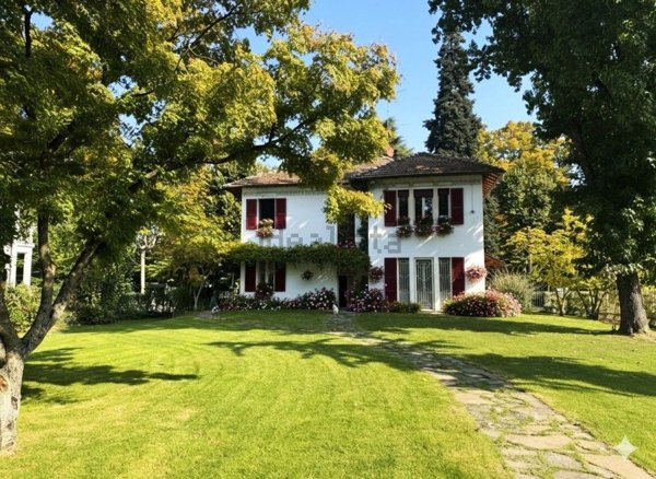 casa indipendente in vendita a Godiasco Salice Terme in zona Salice Terme
