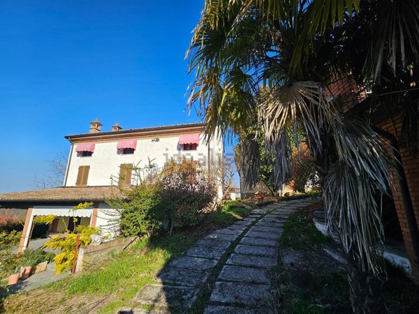 pentavano in vendita a Godiasco Salice Terme