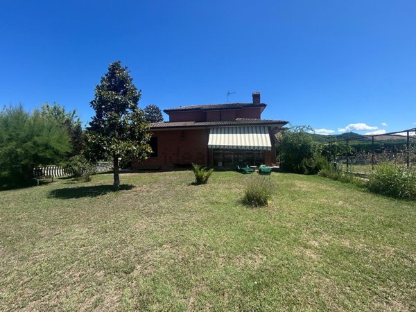casa indipendente in vendita a Godiasco Salice Terme