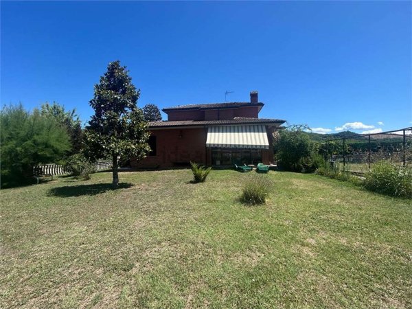 casa indipendente in vendita a Godiasco Salice Terme