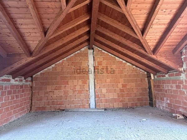 casa indipendente in vendita a Godiasco Salice Terme in zona Salice Terme