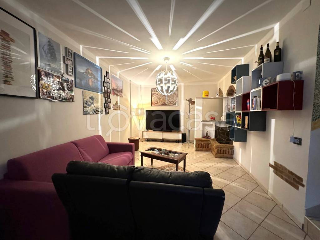 casa indipendente in vendita a Godiasco Salice Terme