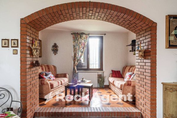 casa indipendente in vendita a Godiasco Salice Terme in zona Salice Terme