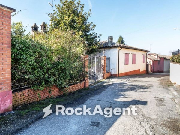 casa indipendente in vendita a Godiasco Salice Terme in zona San Giovanni