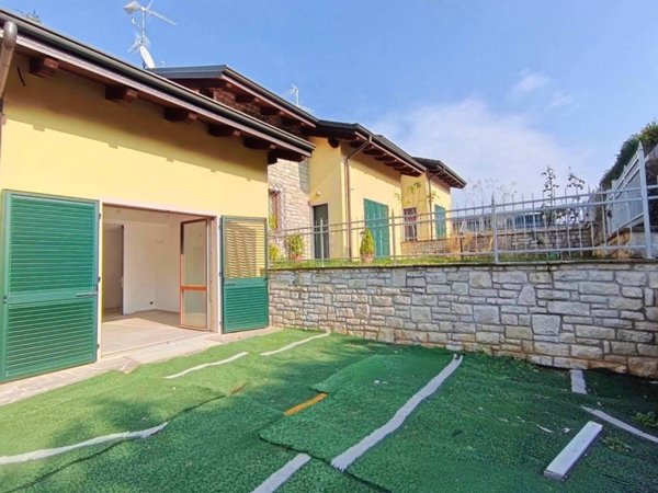 casa indipendente in vendita a Godiasco Salice Terme in zona Salice Terme