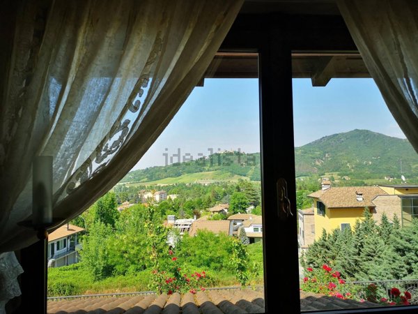 casa indipendente in vendita a Godiasco Salice Terme in zona Salice Terme