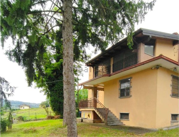 casa indipendente in vendita a Godiasco Salice Terme