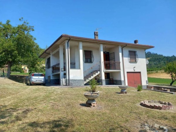 casa indipendente in vendita a Godiasco Salice Terme
