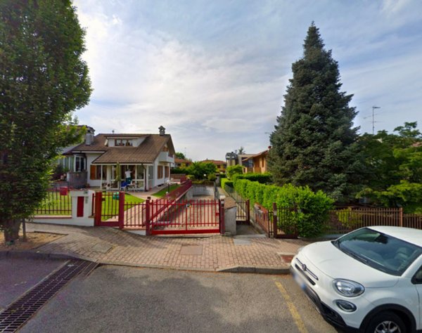 casa indipendente in vendita a Godiasco Salice Terme in zona Salice Terme