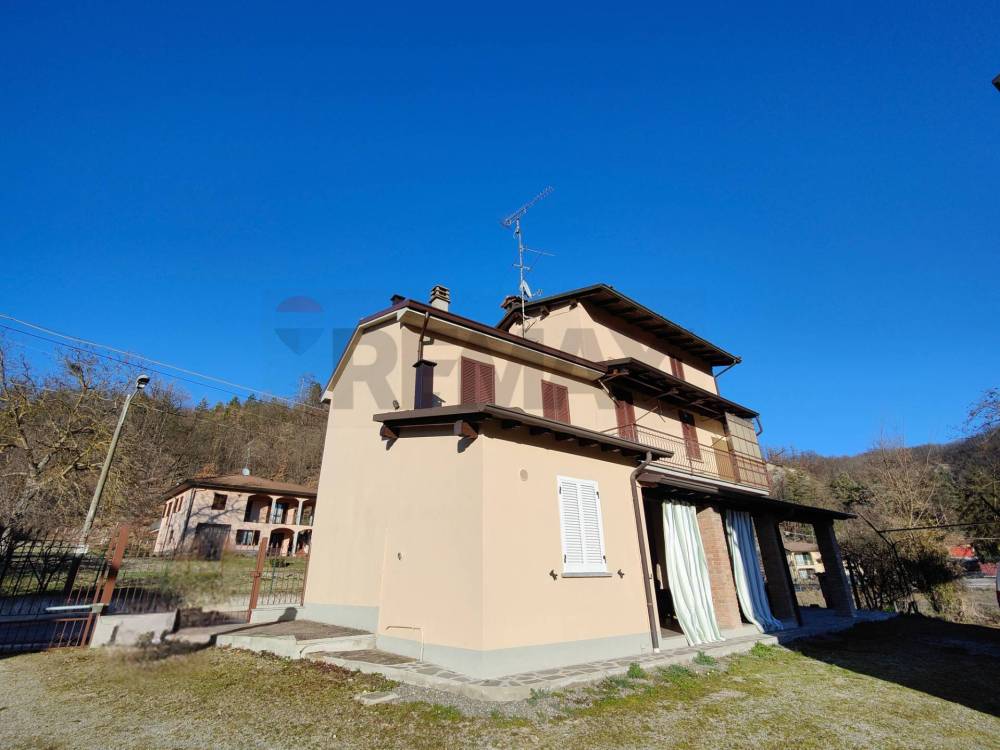 casa indipendente in vendita a Godiasco Salice Terme