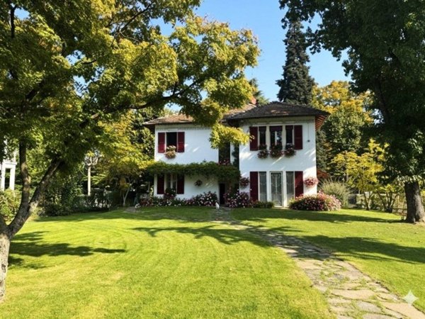 casa indipendente in vendita a Godiasco Salice Terme in zona Salice Terme