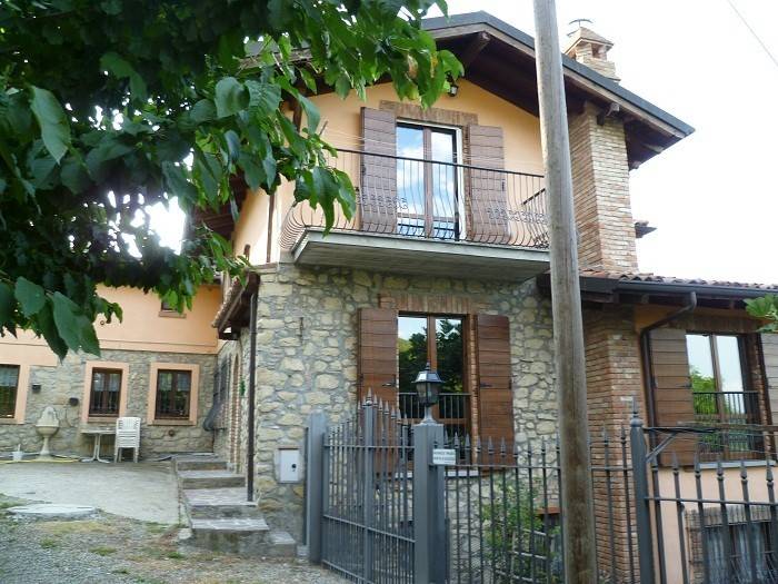 casa indipendente in vendita a Godiasco Salice Terme