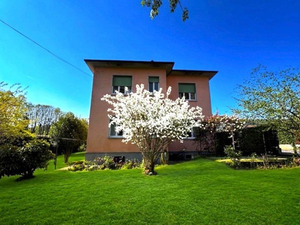 casa indipendente in vendita a Godiasco Salice Terme in zona Salice Terme