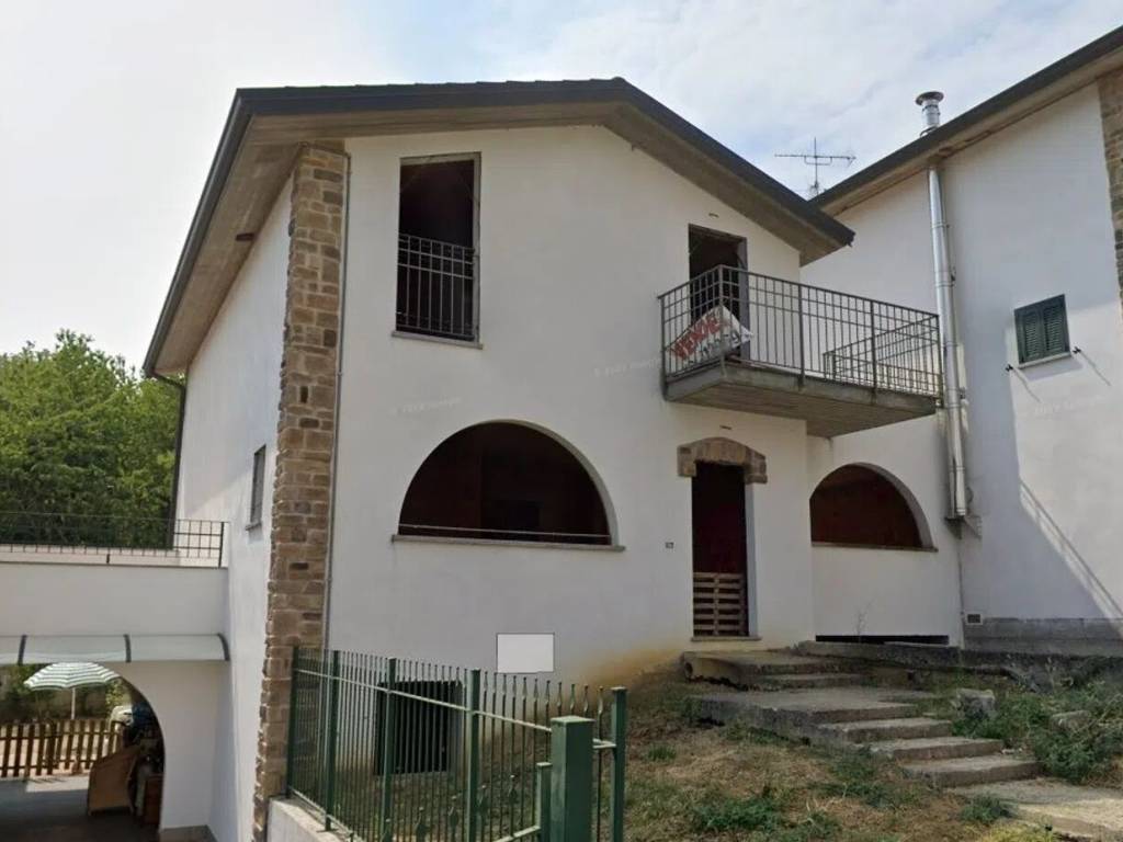 casa indipendente in vendita a Godiasco Salice Terme in zona Salice Terme