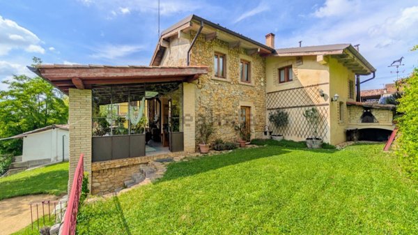 casa indipendente in vendita a Godiasco Salice Terme