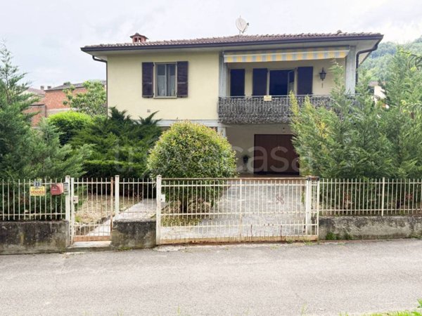 casa indipendente in vendita a Godiasco Salice Terme