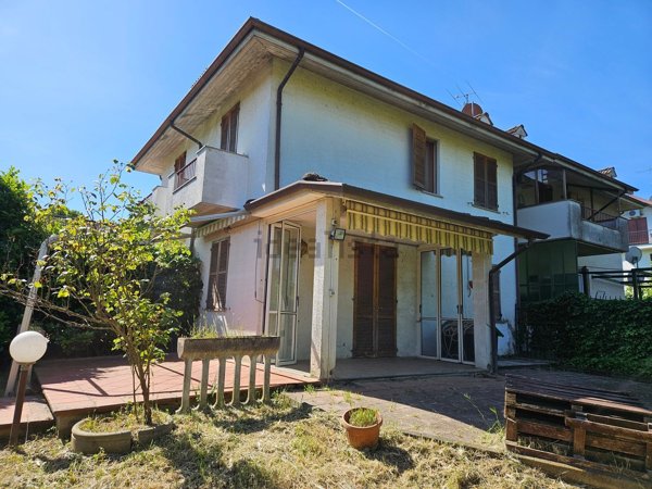 casa indipendente in vendita a Godiasco Salice Terme in zona Salice Terme