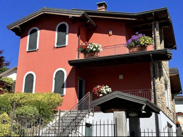 casa indipendente in vendita a Godiasco Salice Terme