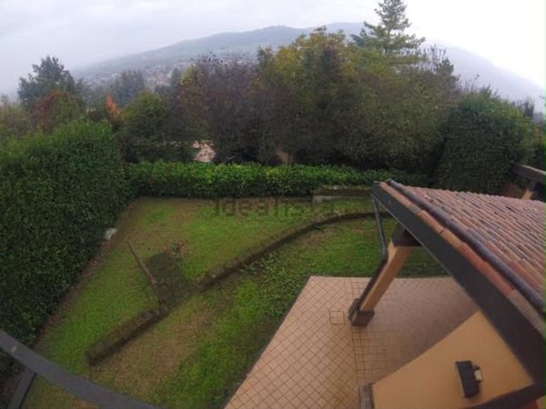 casa indipendente in vendita a Godiasco Salice Terme in zona Salice Terme