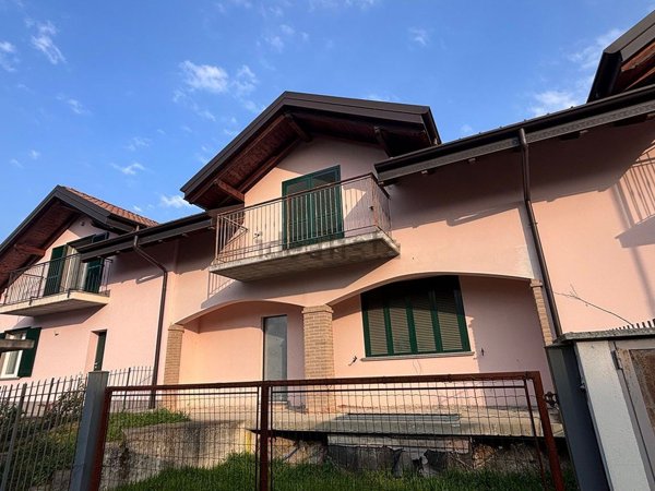 casa indipendente in vendita a Godiasco Salice Terme in zona Salice Terme