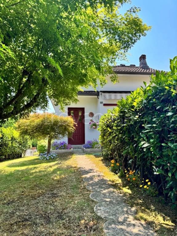 casa indipendente in vendita a Godiasco Salice Terme in zona Salice Terme