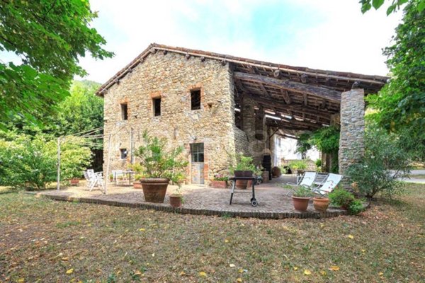 casa indipendente in vendita a Godiasco Salice Terme