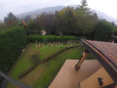 casa indipendente in vendita a Godiasco Salice Terme in zona Salice Terme