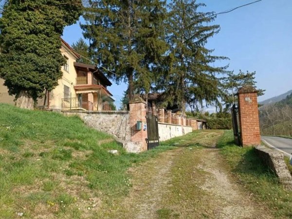 casa indipendente in vendita a Godiasco Salice Terme