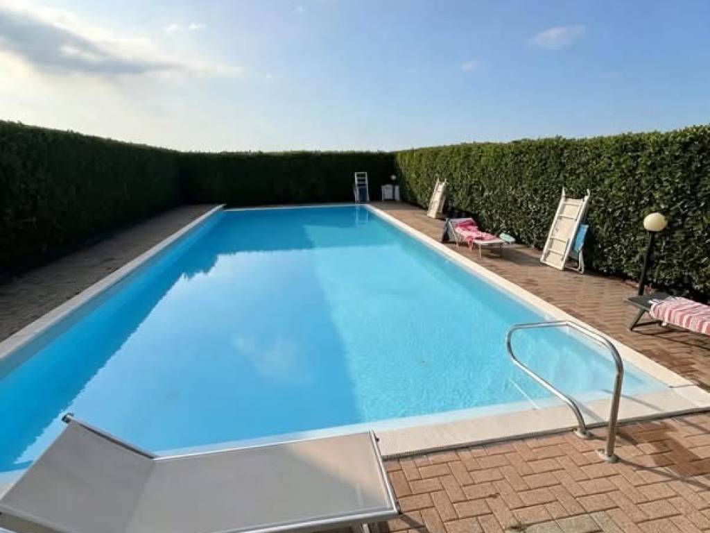 casa indipendente in vendita a Godiasco Salice Terme in zona Salice Terme