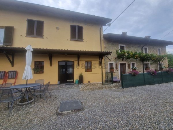 casa indipendente in vendita a Godiasco Salice Terme