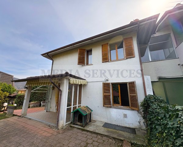 casa indipendente in vendita a Godiasco Salice Terme in zona Salice Terme