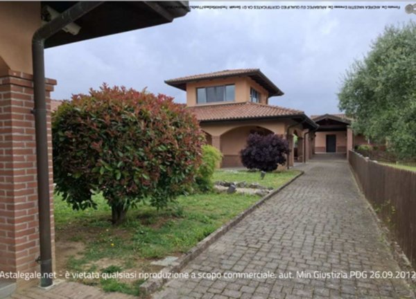 casa indipendente in vendita a Godiasco Salice Terme