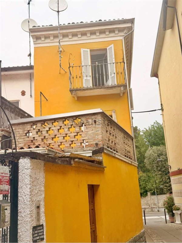 casa indipendente in vendita a Godiasco Salice Terme