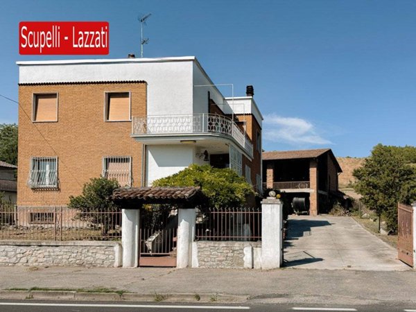 casa indipendente in vendita a Godiasco Salice Terme in zona San Desiderio