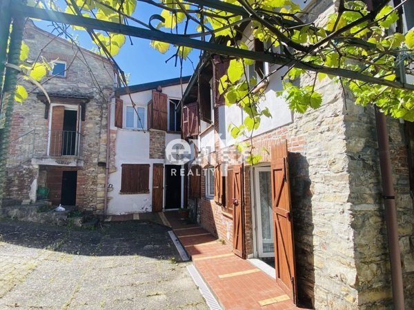 casa indipendente in vendita a Golferenzo in zona Molinello