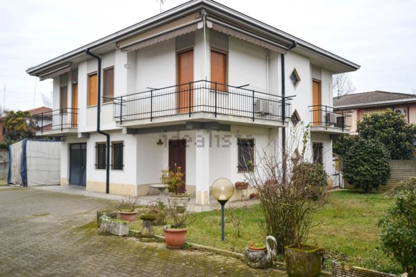 casa indipendente in vendita a Gravellona Lomellina